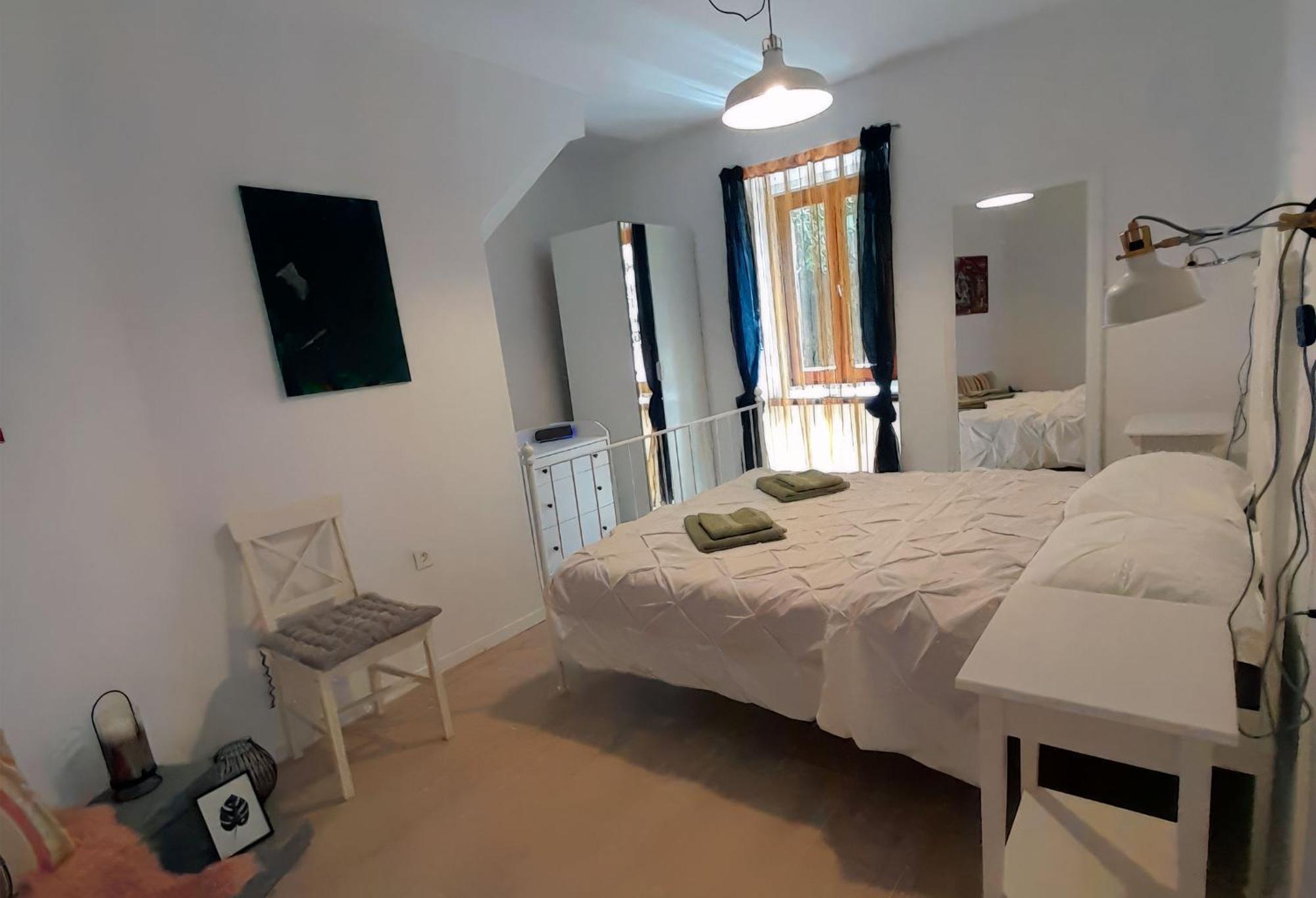 Eli I Val Apartment