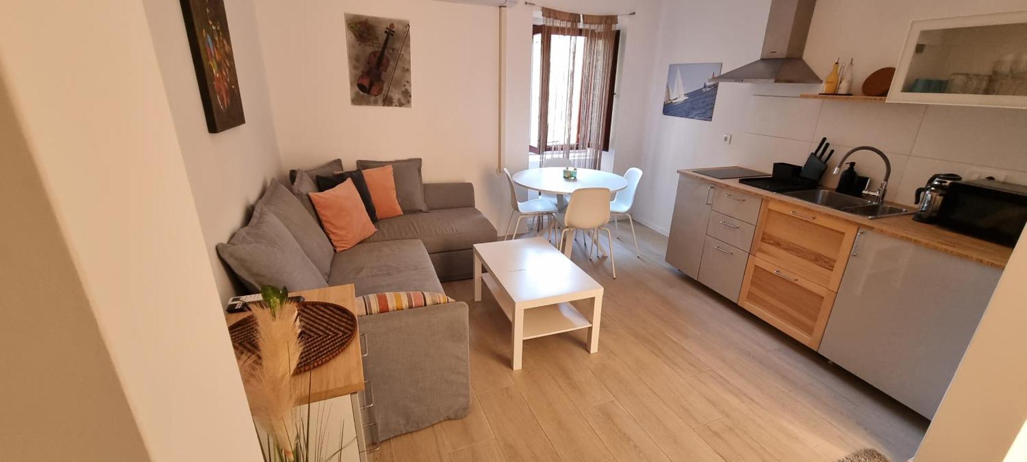 Eli I Val Apartment *